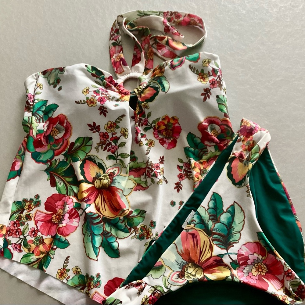 BECCA Floral Handkerchief Large Top /bottom M /Multicolor